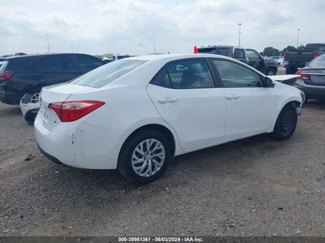 Toyota COROLLA LE 2018 2T1BURHE5JC009768 Image 4