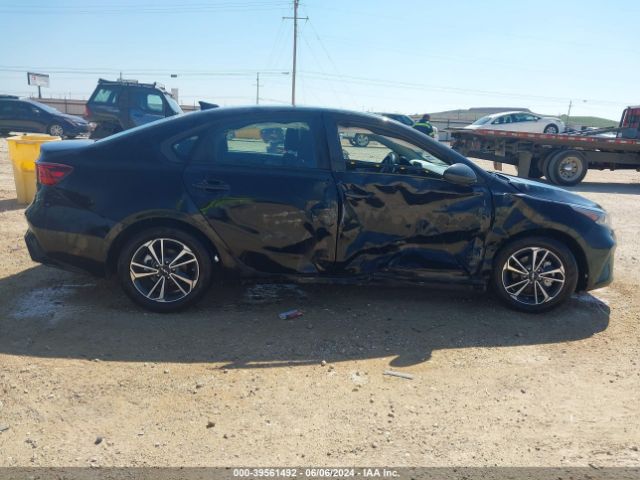 3KPF24AD9RE735013 KIA Forte Lxs