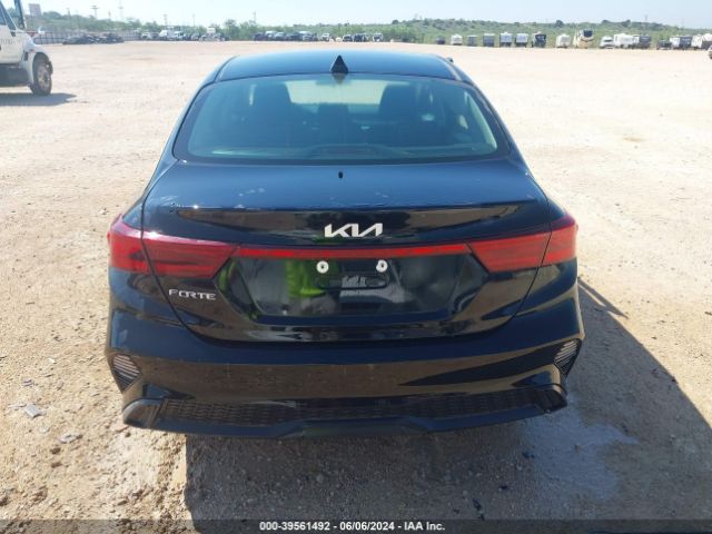 3KPF24AD9RE735013 KIA Forte Lxs