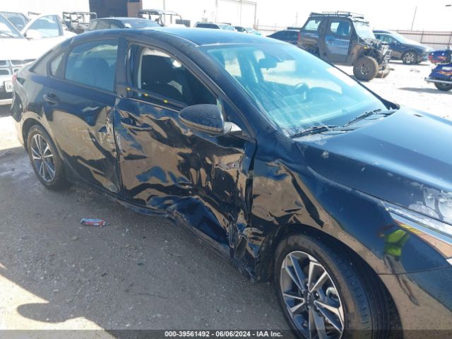 3KPF24AD9RE735013 KIA Forte Lxs