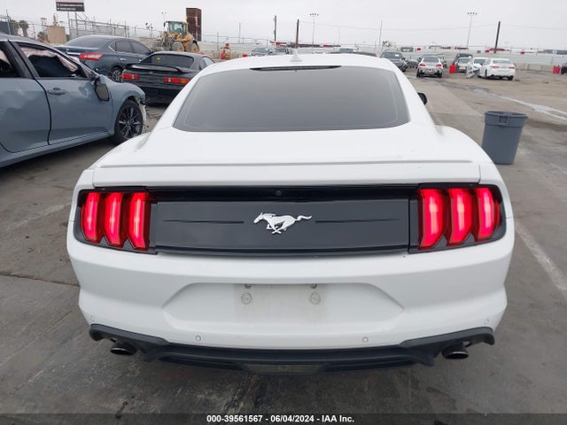 Ford Mustang Ecoboost Premium Fastback 2022 1FA6P8TH7N5105740 Image 16