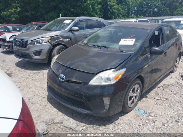 Toyota Prius Two 2015 JTDKN3DU2F1907750 Image 2