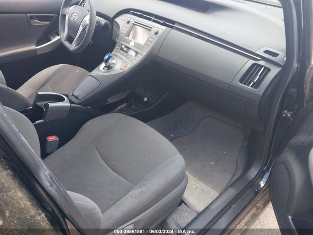 Toyota Prius Two 2015 JTDKN3DU2F1907750 Image 5