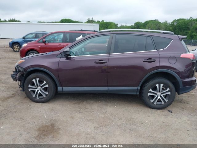 2T3BFREV8JW780066 Toyota RAV4 LE