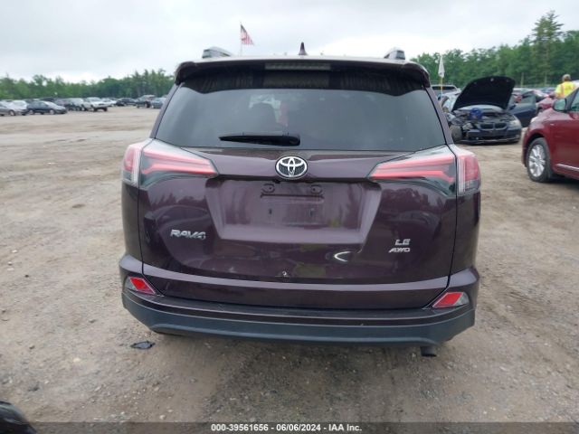 2T3BFREV8JW780066 Toyota RAV4 LE