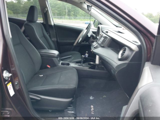 2T3BFREV8JW780066 Toyota RAV4 LE