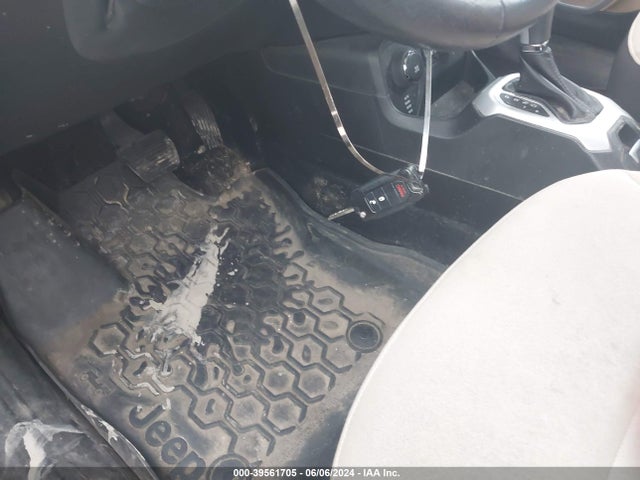 ZACCJBBT4FPB84441 Jeep Renegade Latitude