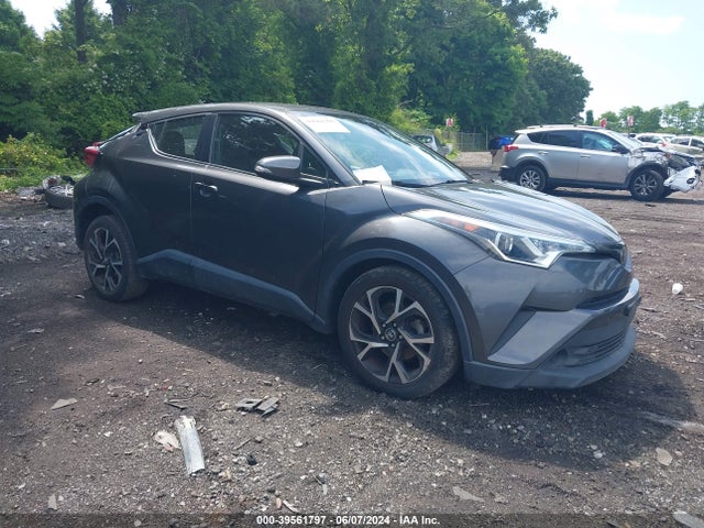Toyota C-HR XLE 2018 NMTKHMBX3JR019223 главное изображение
