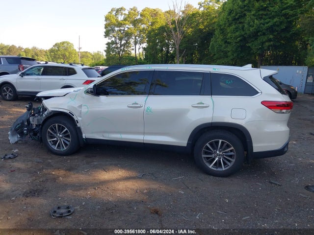 Toyota Highlander Xle 2019 5TDJZRFH5KS576906 Image 14