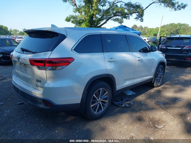 Toyota Highlander Xle 2019 5TDJZRFH5KS576906 Image 4