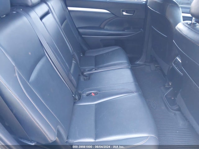 Toyota Highlander Xle 2019 5TDJZRFH5KS576906 Image 8