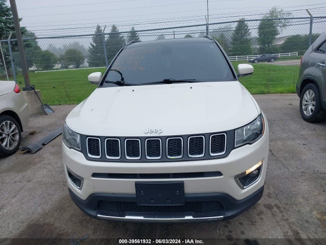 3C4NJDCB5JT369268 Jeep Compass Limited 4x4