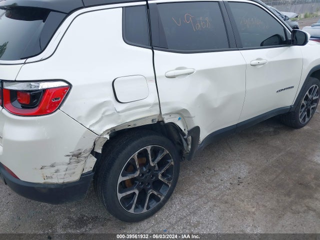 3C4NJDCB5JT369268 Jeep Compass Limited 4x4