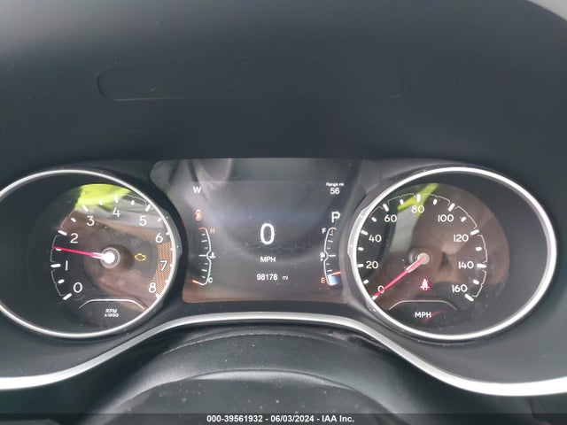3C4NJDCB5JT369268 Jeep Compass Limited 4x4