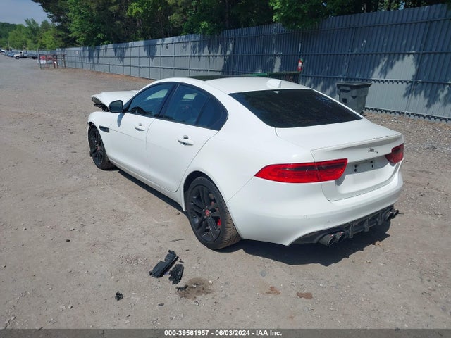 2018 JAGUAR XE SAJAJ4EV1JCP21880 Photo 2