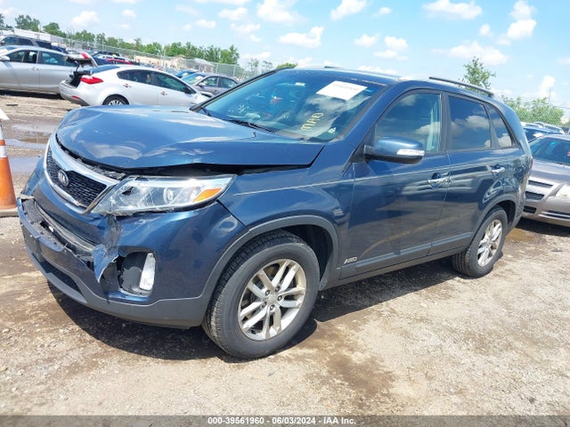 KIA SORENTO LX 2014 5XYKTCA64EG456315 Image 2