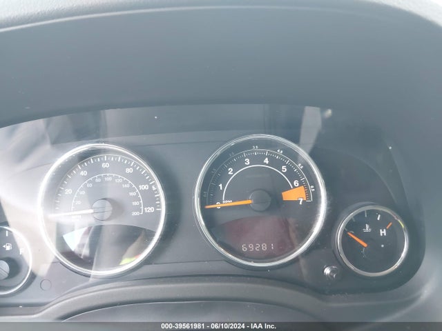 Jeep Compass Latitude 2014 1C4NJDEB7ED792698 Image 15