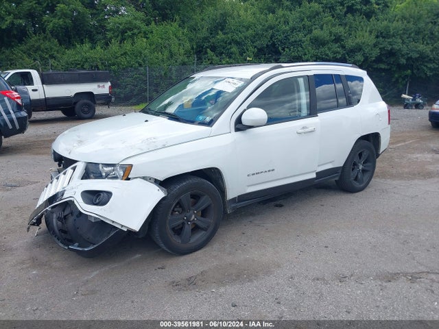 Jeep Compass Latitude 2014 1C4NJDEB7ED792698 Image 2