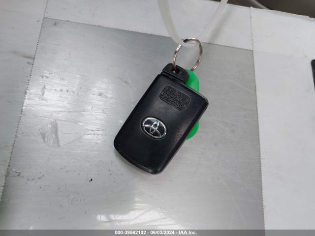 Toyota Prius V Four 2017 JTDZN3EU3HJ072287 Image 11
