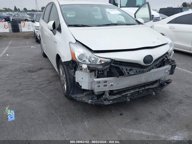 Toyota Prius V Four 2017 JTDZN3EU3HJ072287 Image 6