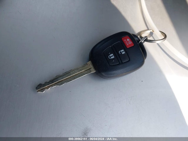 Toyota Prius C Two 2016 JTDKDTB34G1123486 Image 11
