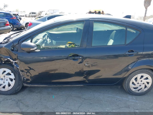 Toyota Prius C Two 2016 JTDKDTB34G1123486 Image 15