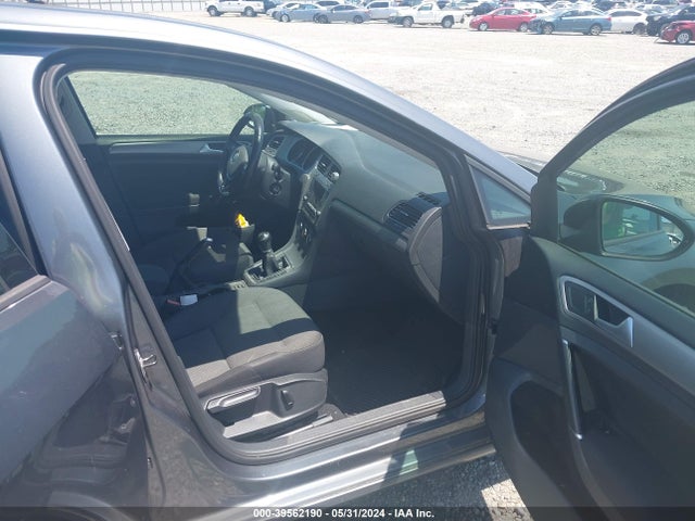 3VW117AU5GM012452 Volkswagen Golf Tsi S 4-door