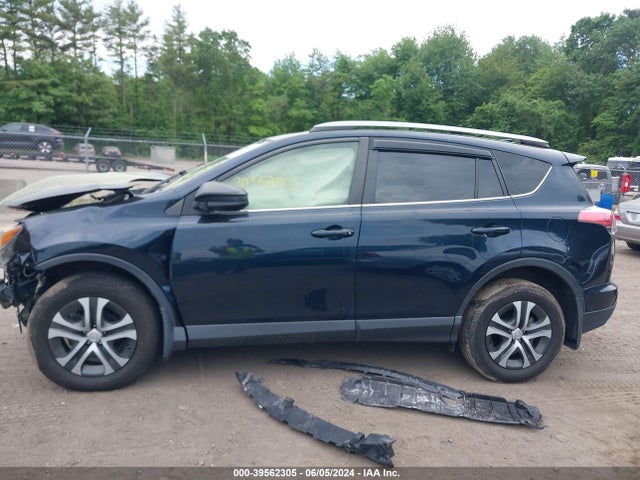 Toyota RAV4 LE 2018 JTMBFREV4JJ260168 Image 14