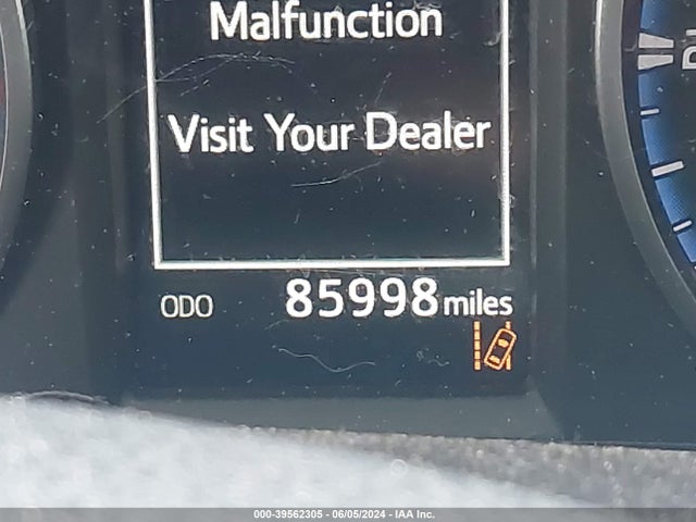 Toyota RAV4 LE 2018 JTMBFREV4JJ260168 Image 15