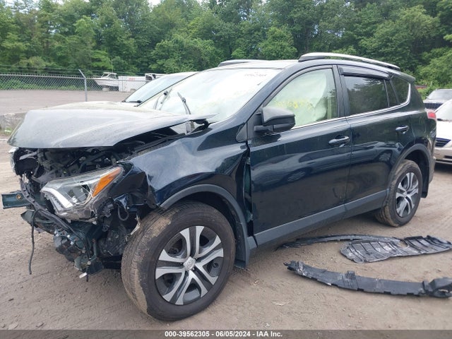 Toyota RAV4 LE 2018 JTMBFREV4JJ260168 Image 2
