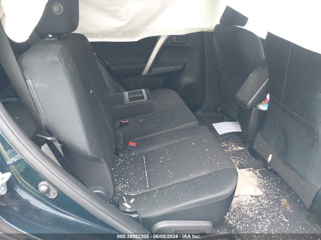 Toyota RAV4 LE 2018 JTMBFREV4JJ260168 Image 8
