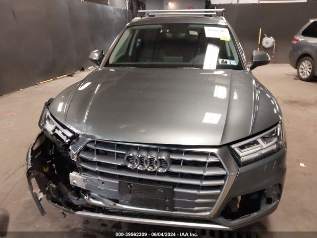WA1BNAFY1K2135745 Audi Q5 45 Premium