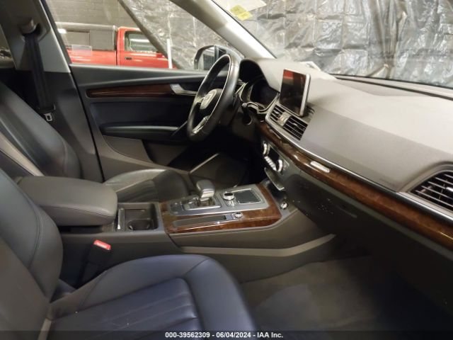 WA1BNAFY1K2135745 Audi Q5 45 Premium