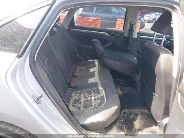 1VWDT7A34HC066889 Volkswagen Passat 1.8t R-line