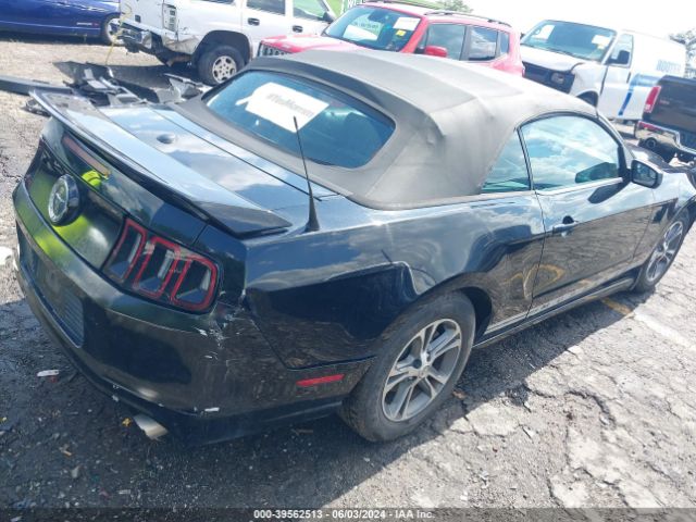 1ZVBP8EM2E5205597 Ford Mustang V6 Premium
