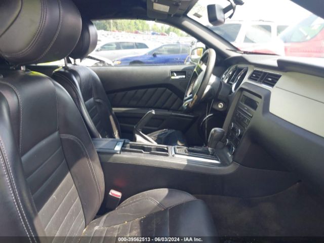 1ZVBP8EM2E5205597 Ford Mustang V6 Premium