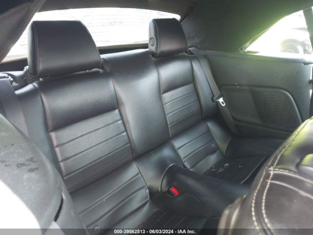 1ZVBP8EM2E5205597 Ford Mustang V6 Premium
