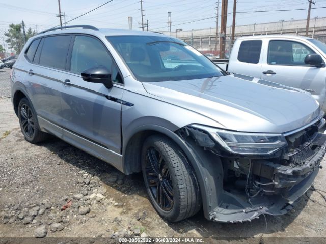 3VVCB7AX0NM146996 Volkswagen Tiguan 2.0t Se R-line Black