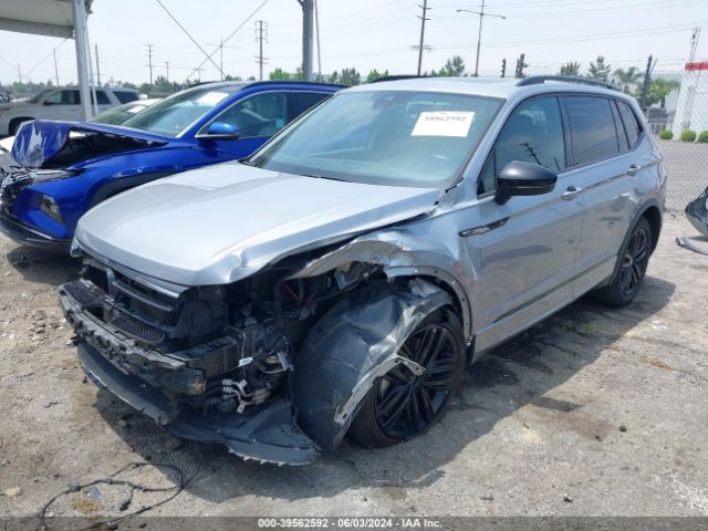 3VVCB7AX0NM146996 Volkswagen Tiguan 2.0t Se R-line Black