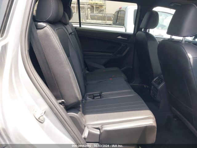 3VVCB7AX0NM146996 Volkswagen Tiguan 2.0t Se R-line Black