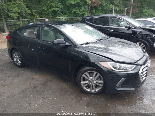 2017 5NPD84LF2HH059079 main image