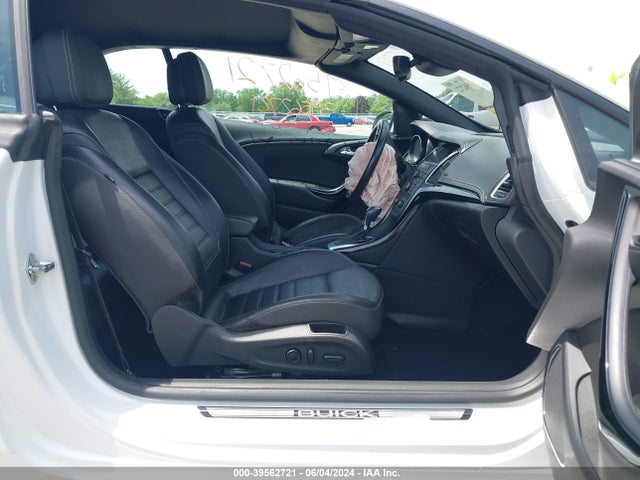 W04WH3N56JG043513 Buick Cascada Premium