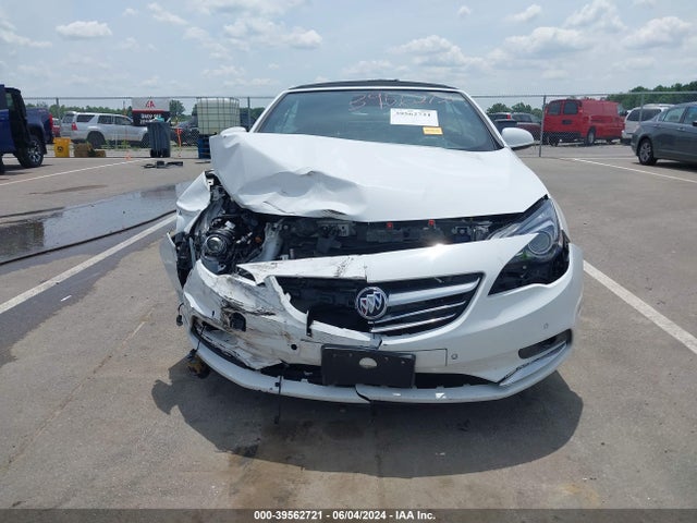 W04WH3N56JG043513 Buick Cascada Premium