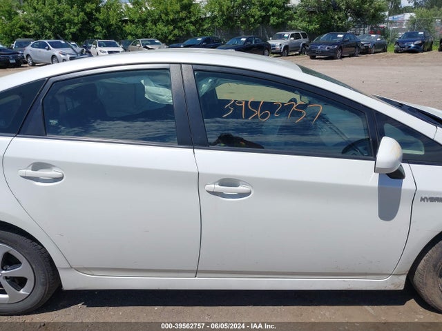 Toyota Prius Four 2015 JTDKN3DU4F1975970 Image 13