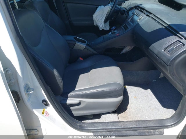 Toyota Prius Four 2015 JTDKN3DU4F1975970 Image 5