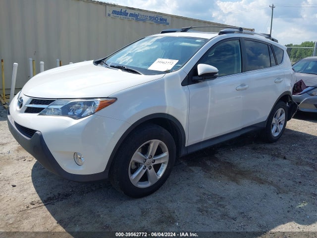 Toyota Rav4 Xle 2014 JTMRFREV2ED048467 Image 2