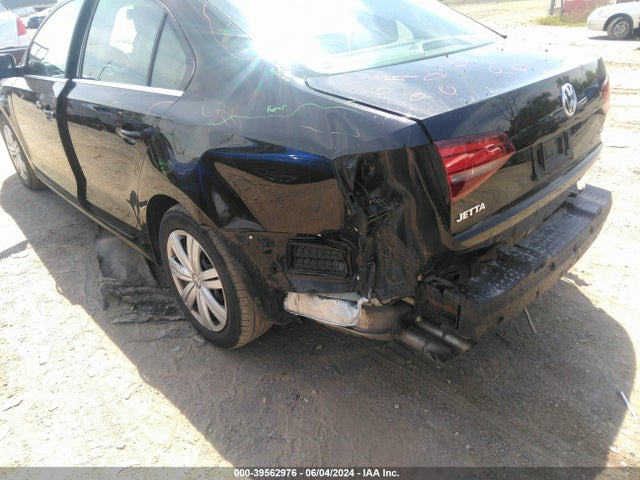 3VW2B7AJ8HM346757 Volkswagen Jetta 1.4t S