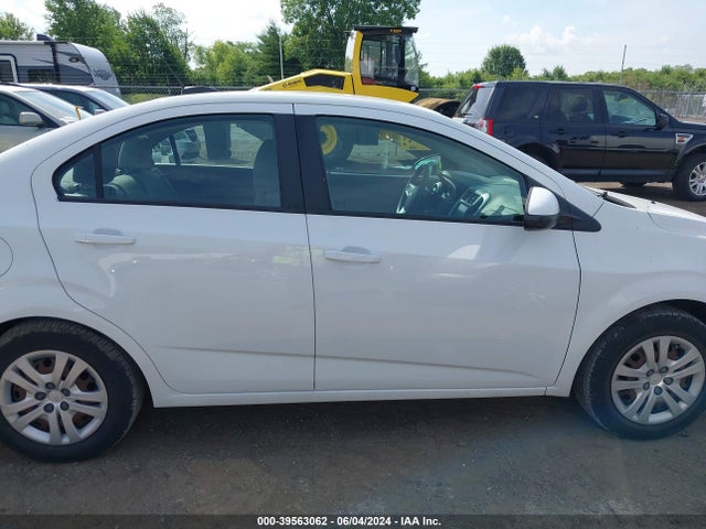 Chevrolet Sonic Ls Auto 2017 1G1JB5SH7H4174983 Image 24