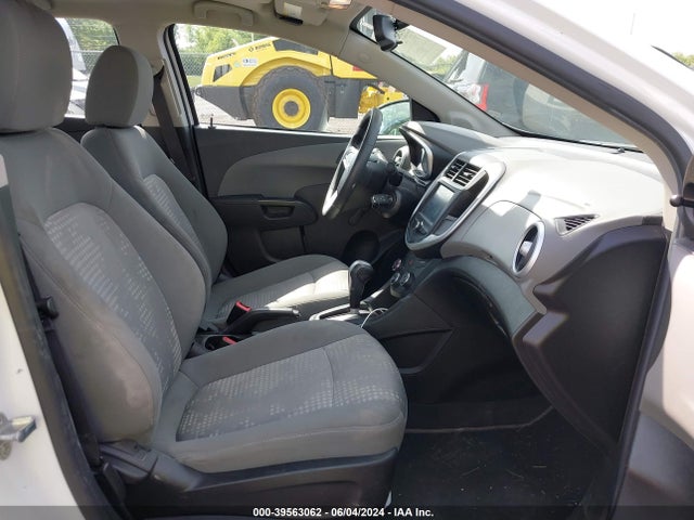 Chevrolet Sonic Ls Auto 2017 1G1JB5SH7H4174983 Image 16