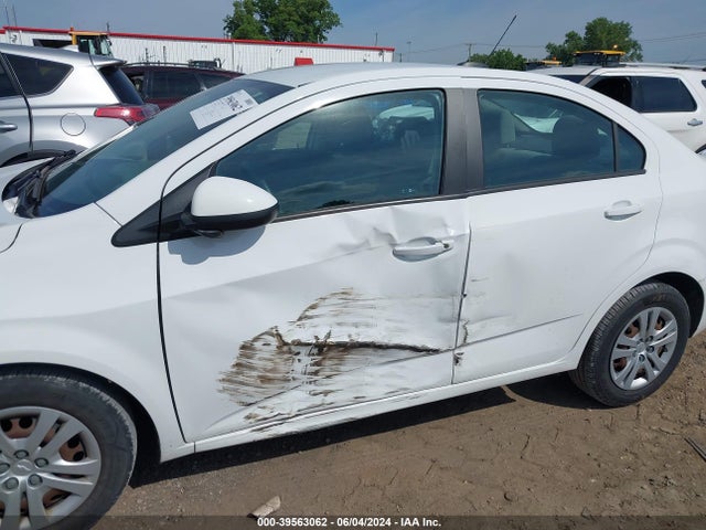 Chevrolet Sonic Ls Auto 2017 1G1JB5SH7H4174983 Image 17